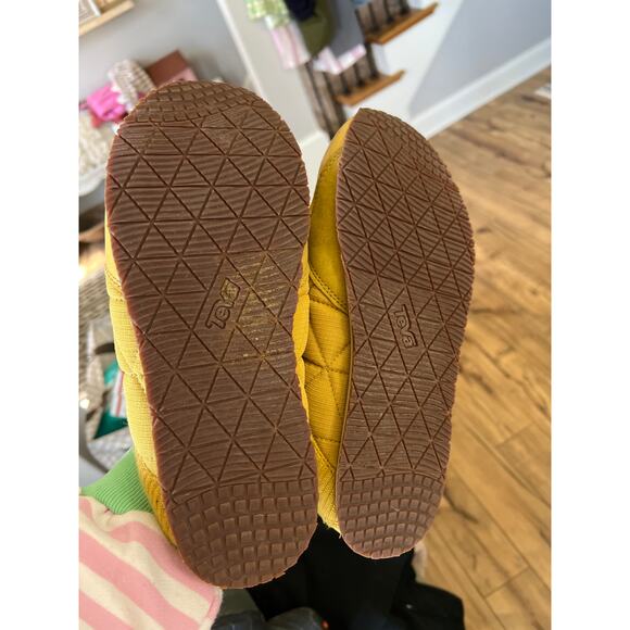 Teva womens size 8 ReEmber Moc mustard yellow womens shoes - Picture 3 of 4